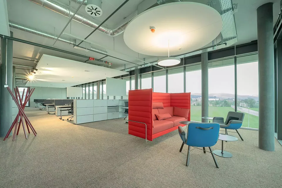 Büro mit Besprechungsecke