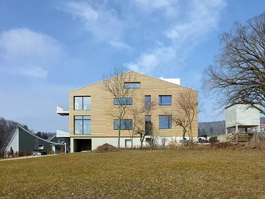Façade est