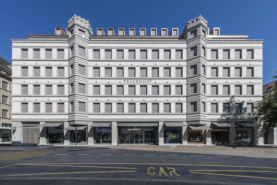 Accenture Campus Zurich, Pelikanstrasse - Aussenaufnahme