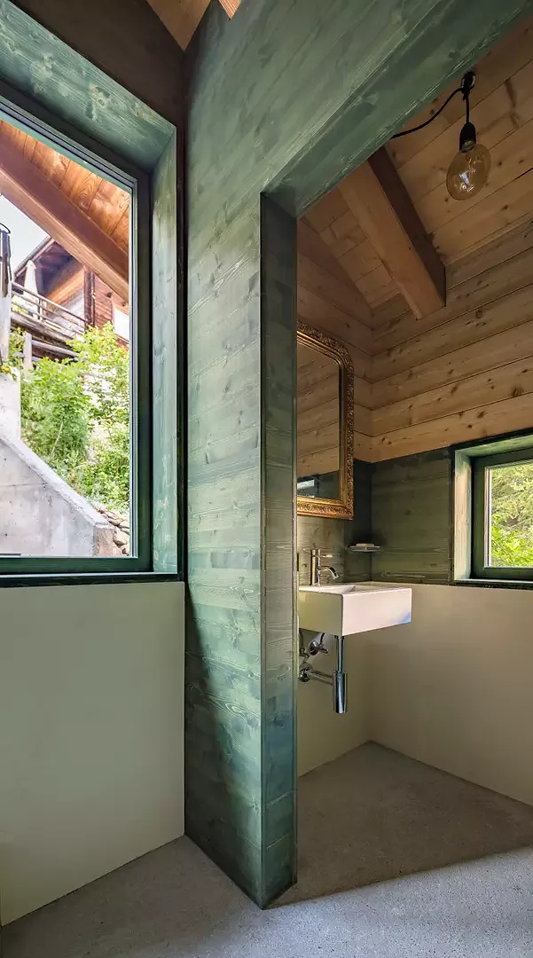 Belichteter Treppenraum / WC auf dem Podest