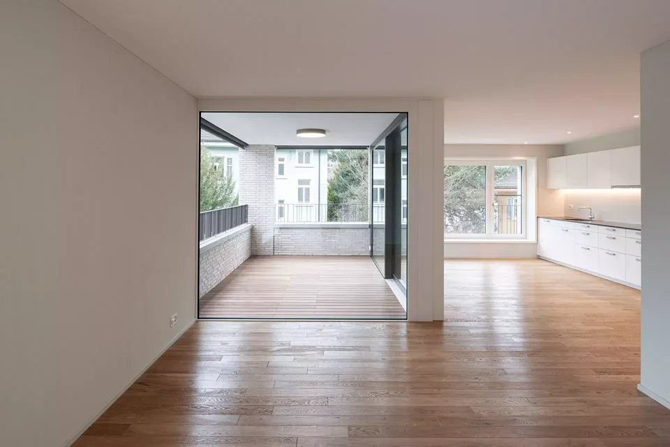 Wohnen/Essen mit eingezogener Loggia als erweiterter Wohnraum
