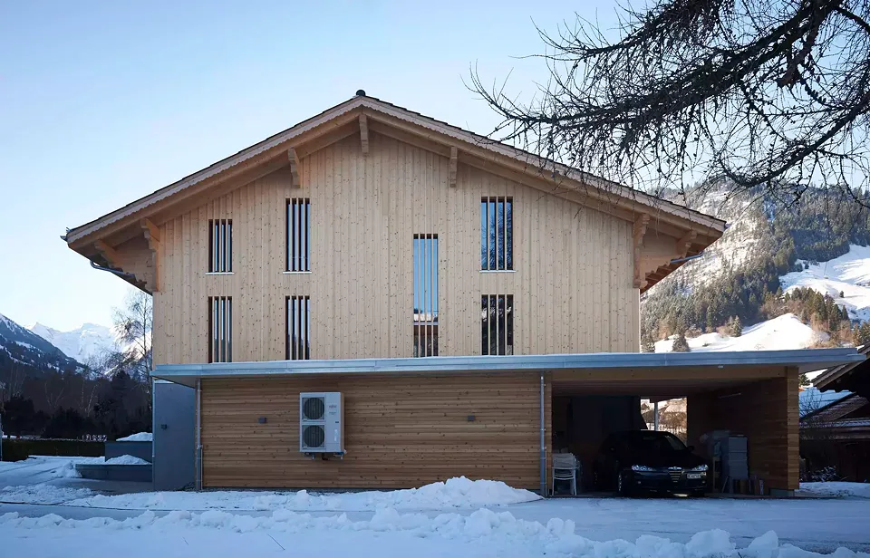 Haus aussen 2