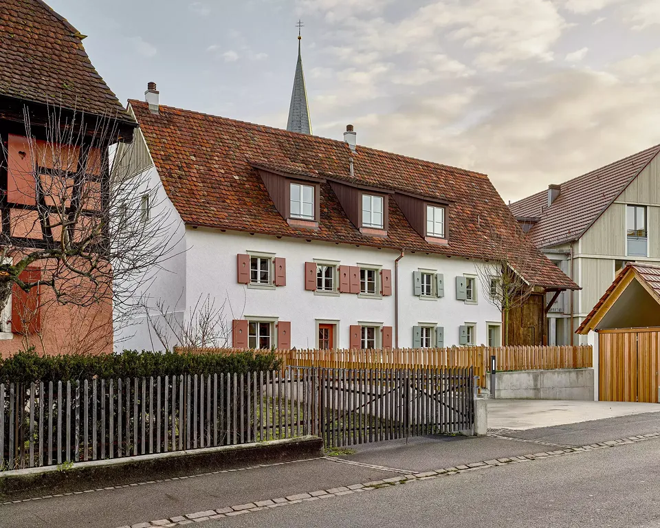 Blick auf das Taunerhaus und den Neubau