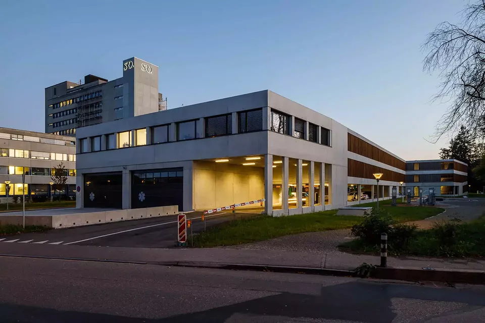 Ein- und Ausfahrt Parkhaus 02