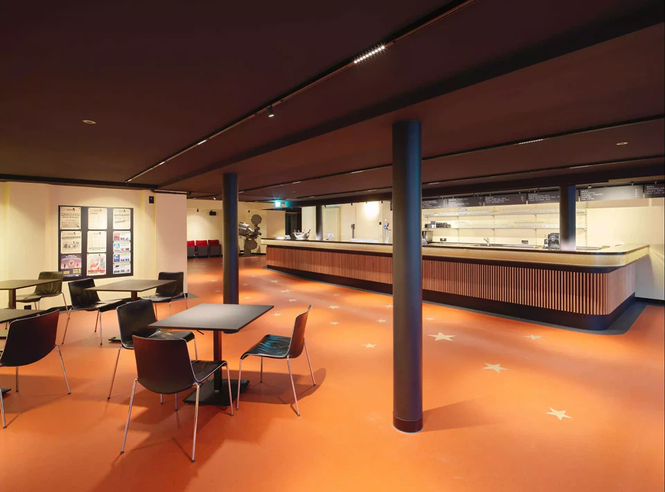 Marabu neues Foyer mit Bar