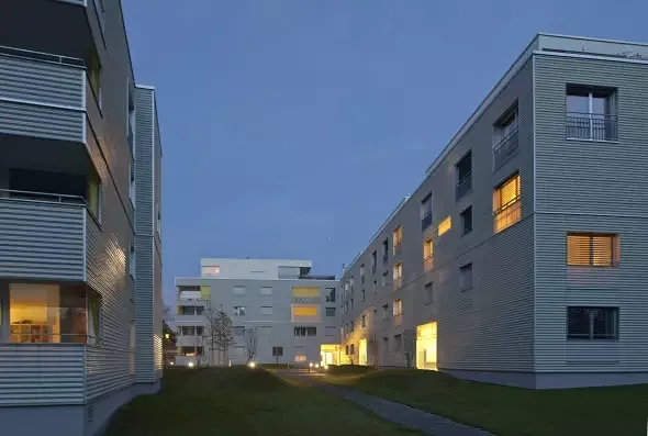 Tombé de la nuit, cour 2