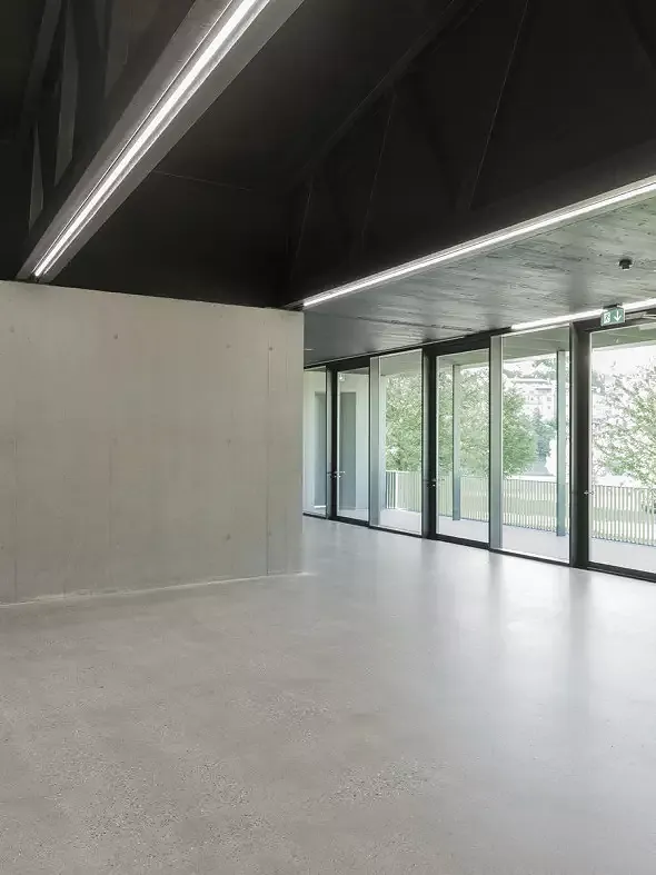 Foyer mit Rheinsicht