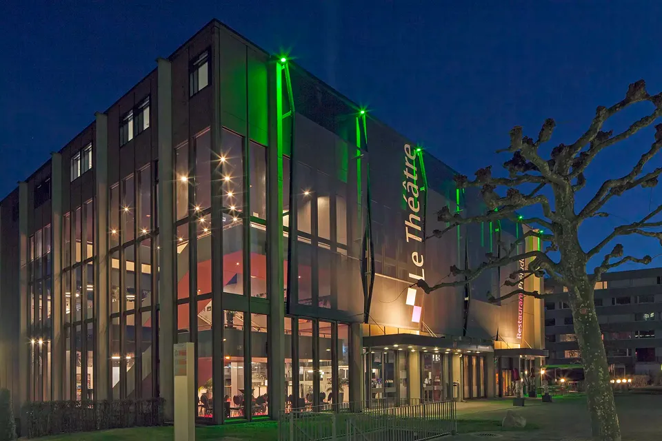 Façade de nuit