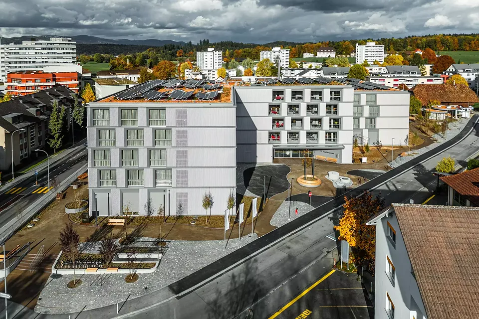 Luftaufnahme mit Blick zum Haupteingang