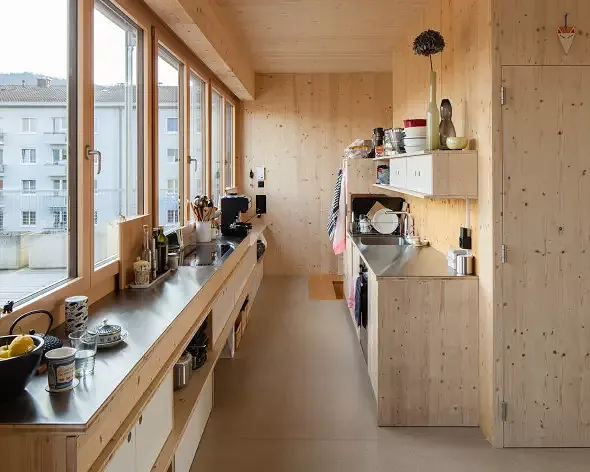 Appartement: Cuisine près des fenêtres