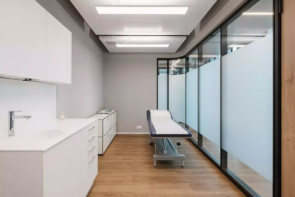 Untersuchungszimmer 1