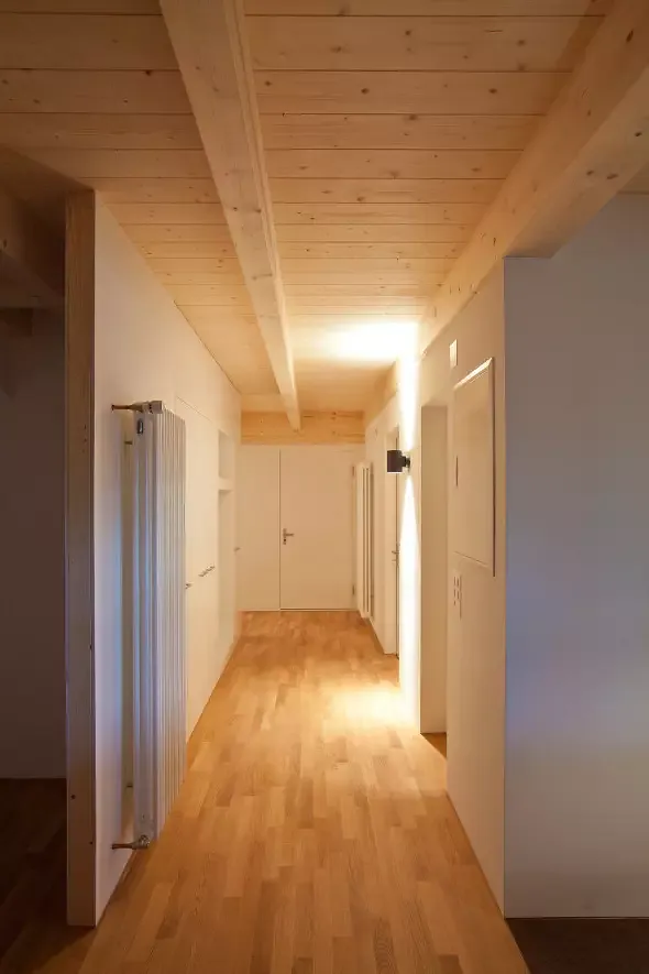 5-Zi-Whg Eingang - Garderobe © ROT