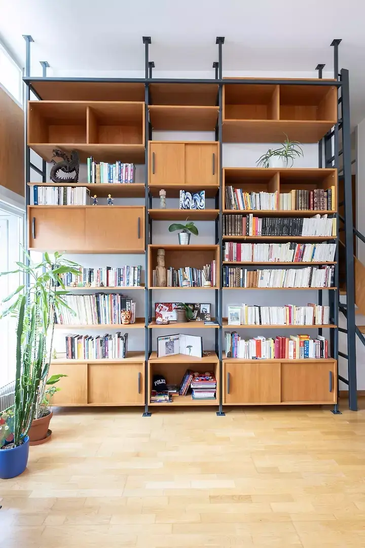 Vorderansicht der Bibliothek