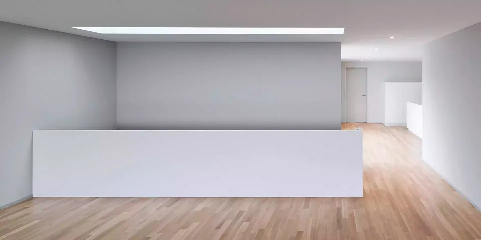 Cage d'escalier et entrée