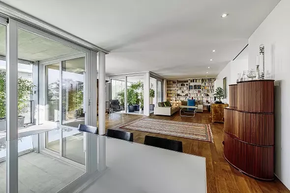 Wohn- / Esszimmer mit Wintergarten und Loggia - Duplex III