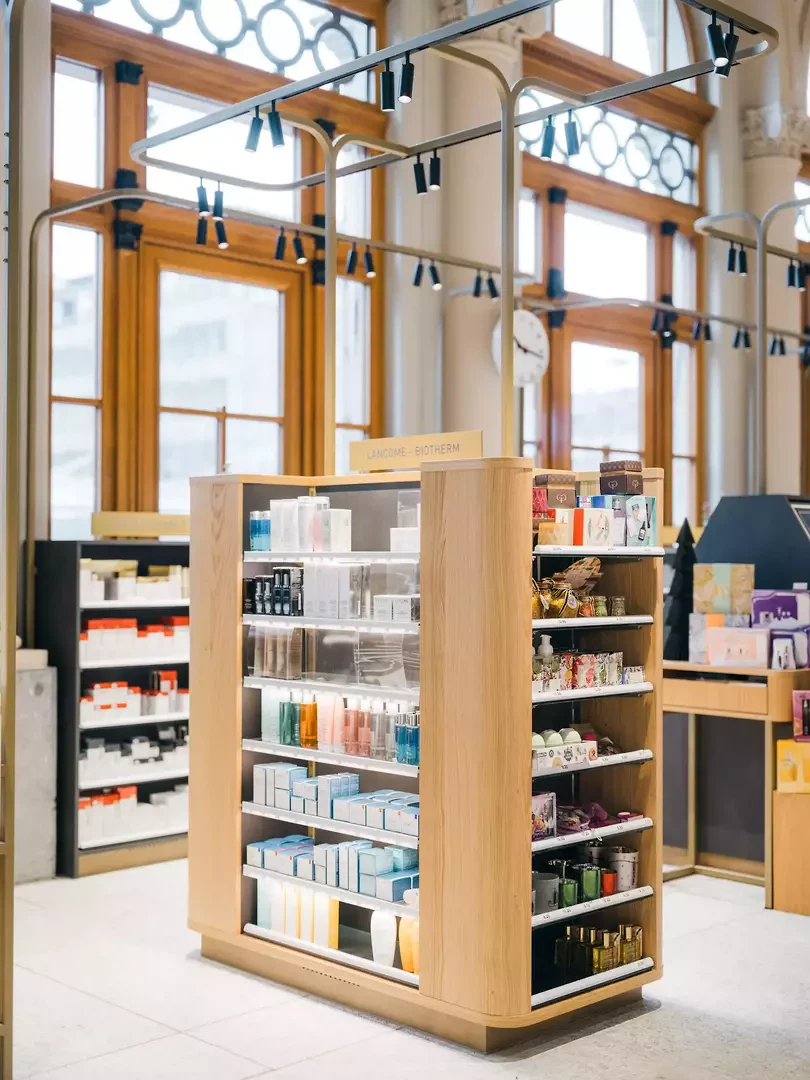 Apotheke: Detail Verkaufsgondel