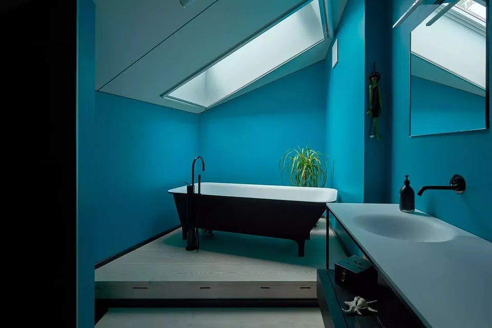 Salle de bains de la maison contemporaine Minergie-P