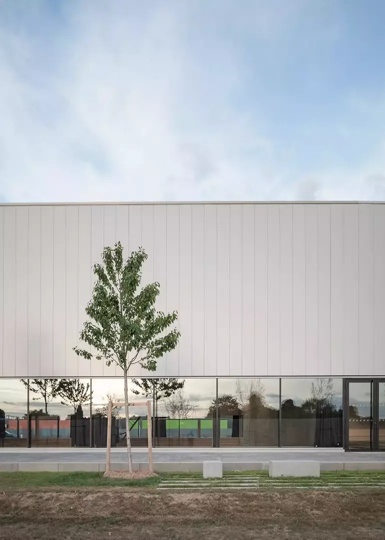 Fassade Sportzentrum Gilles Boutantin