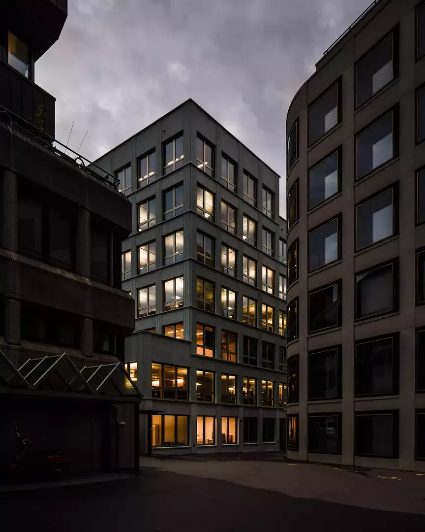 Hoffassade Abendlicht
