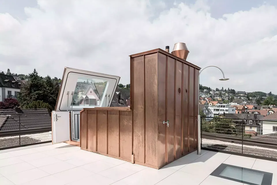 Einhausung Aufgang Dachterrasse und Kamin