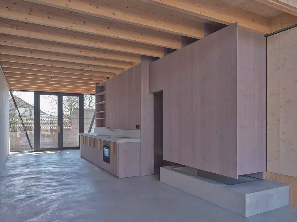 Séjour, salle à manger, salle de bain