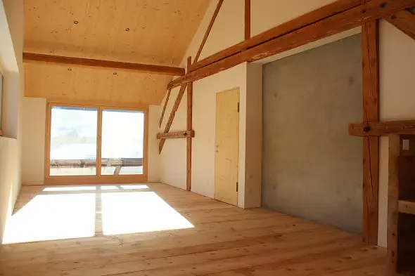 schlafen und satellitenofen mit aussicht richtung süd und neuem balkon.