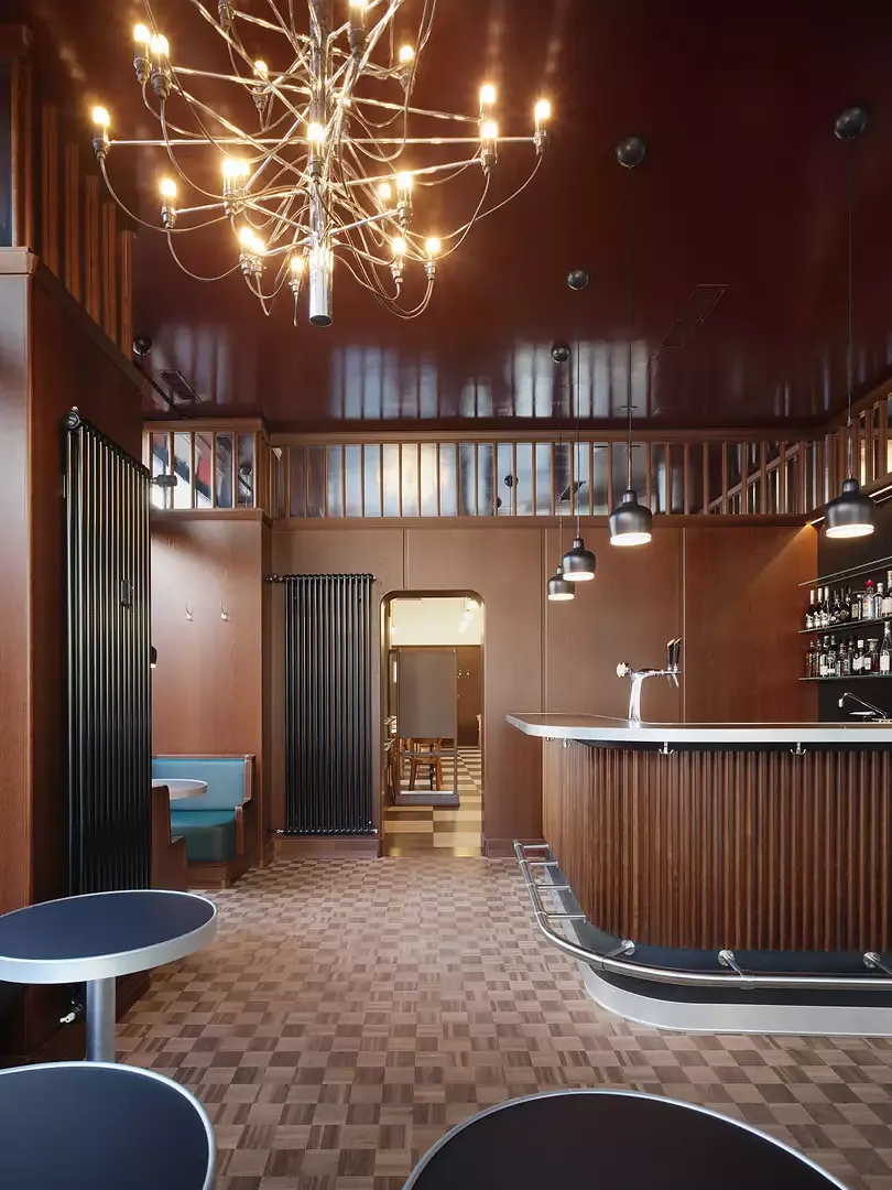 Neue Bar im Altbau