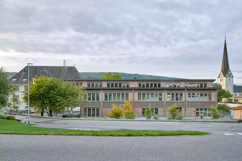 Schulhaus Alp II
