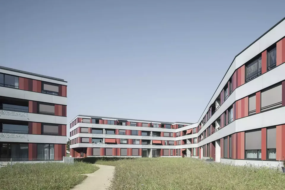 Prise de vue extérieure avec la cour