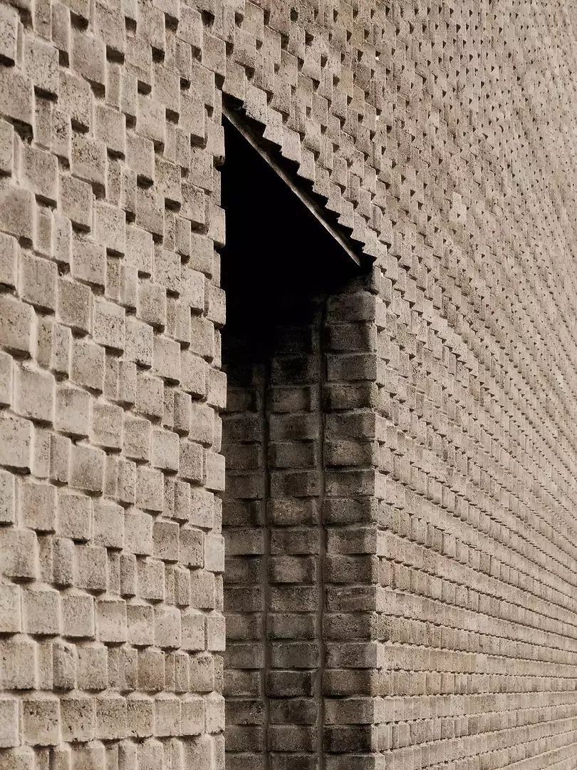 Lochöffnung Re-Use Fassade