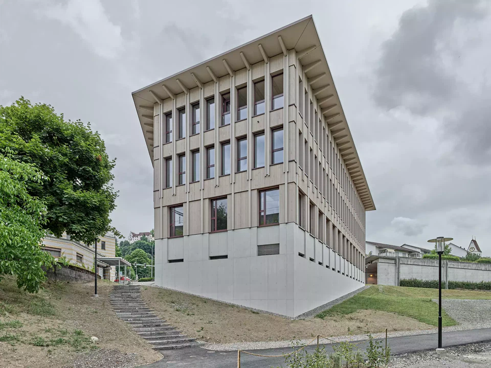 Nordseite des Bezirksgericht Lenzburg