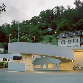 BLT ligne 19, station Hölstein Süd