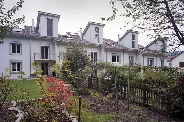 Vue est dans le jardin