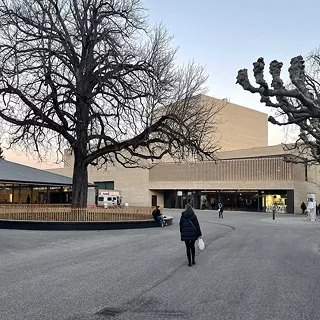 Théâtre et salles de fêtes