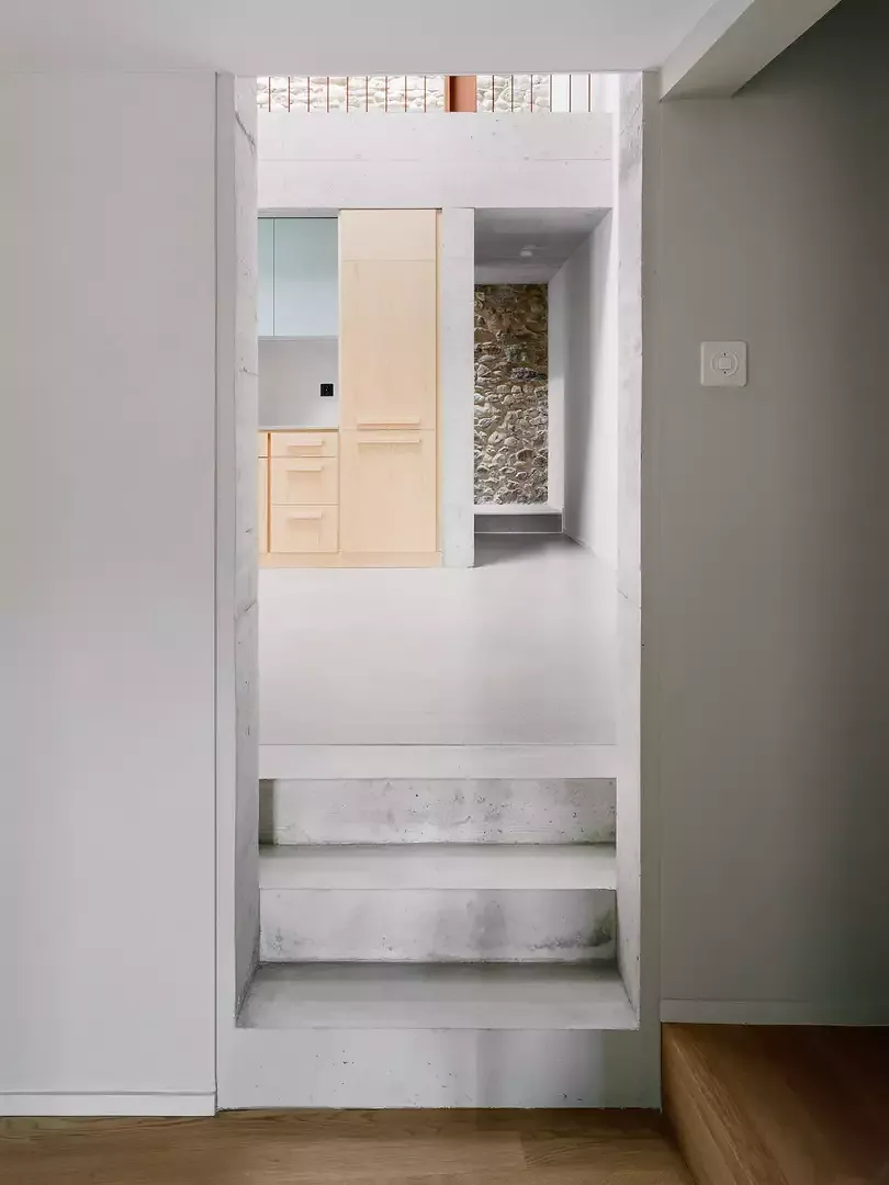 Passage de la partie nuit à la zone de jour