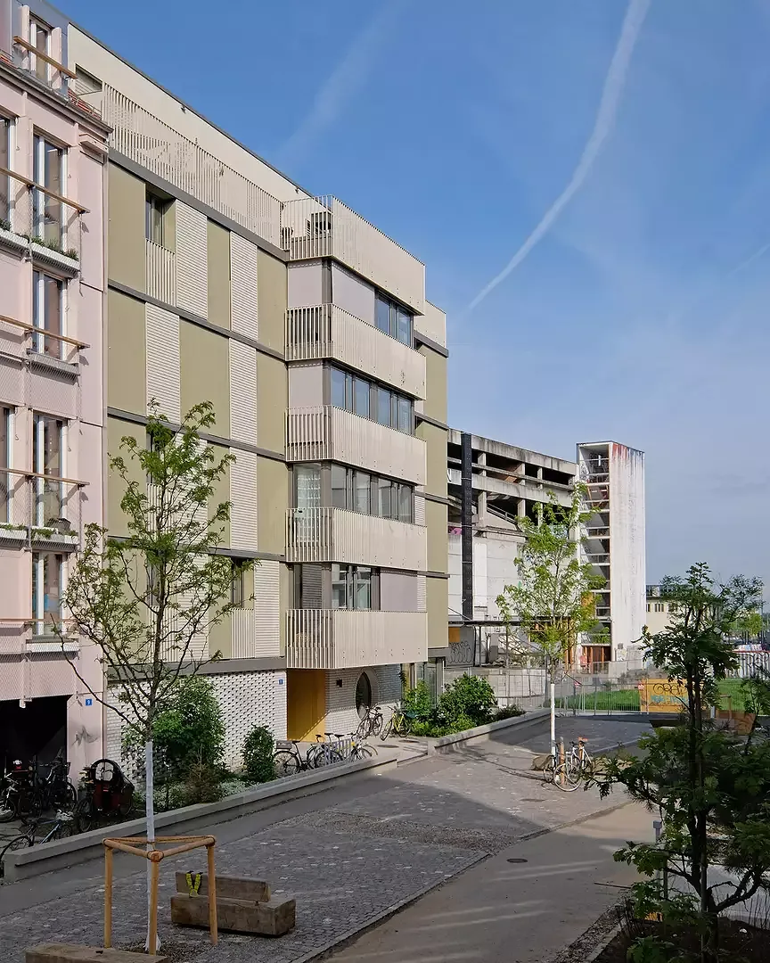 Nordostfassade Beckenweg Erker