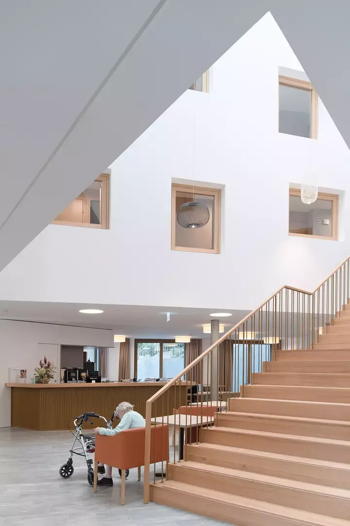 atrium depuis l'entrée