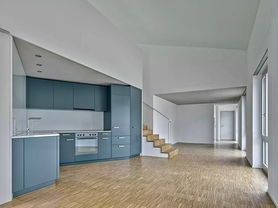 Les 40 appartements ont  une superficie moyenne de  54 mètres carrés. Le loyer des studios de 1,5 pièce s’élève à 1870 CHF par mois. Le plus grand appartement en duplex a 83 mètres carrés et coûte CHF 3990 par mois.