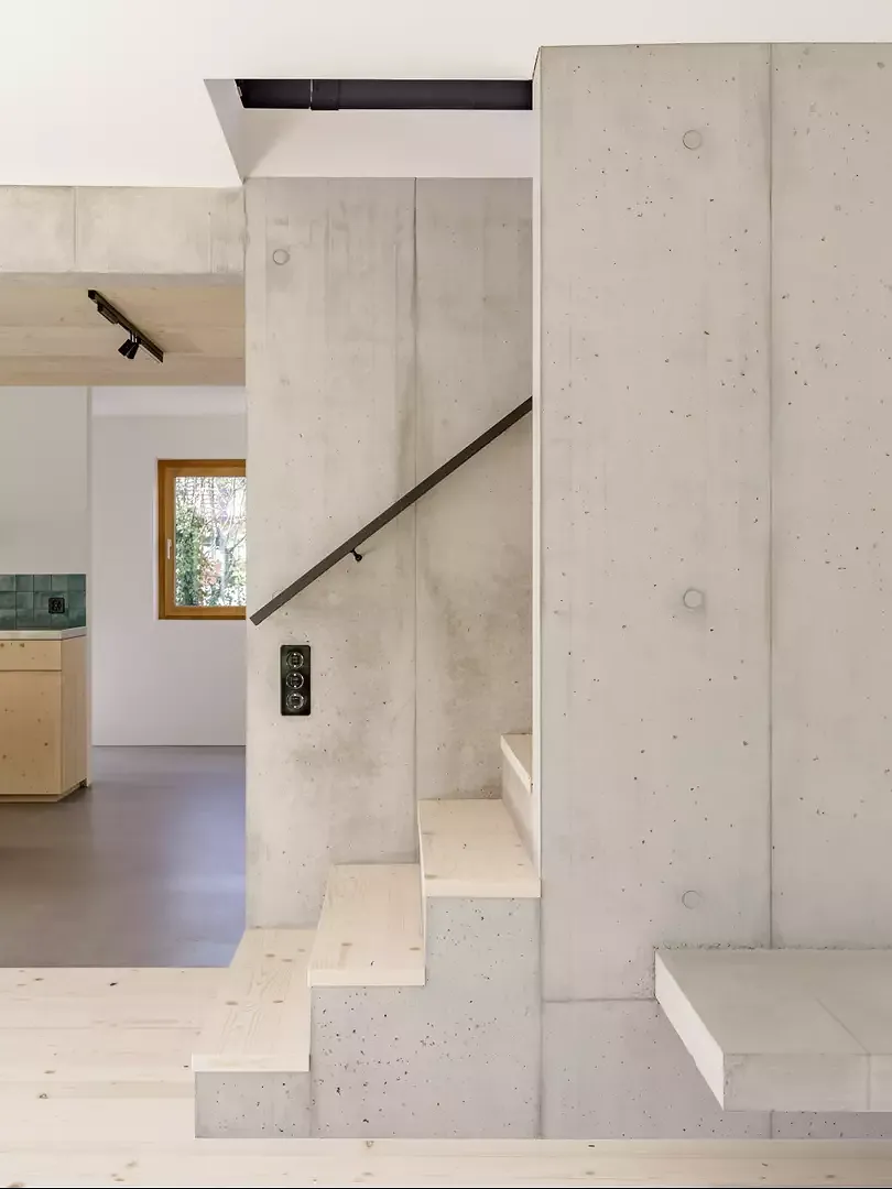 Treppen Holz und Beton
