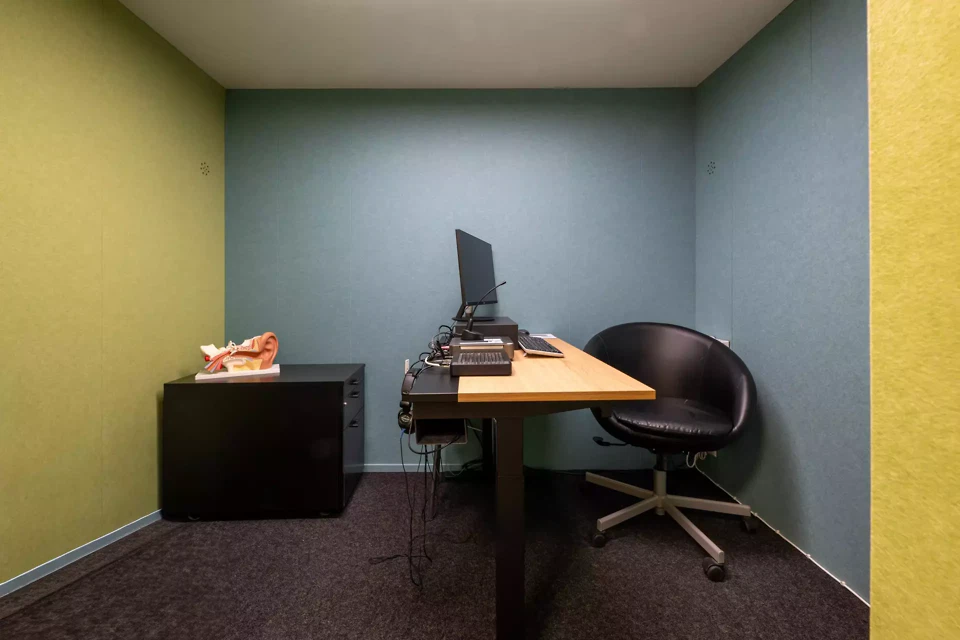 Audiokabine der höchsten Nutzungsklasse als eiegenständiger Raum im Raum eingebaut