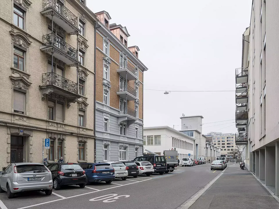 Sanierte Strassenfassade