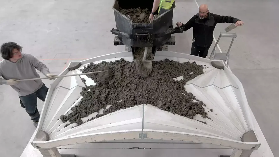 Casting of fan-vaulted concrete shell onto Unfold-ed Form-work