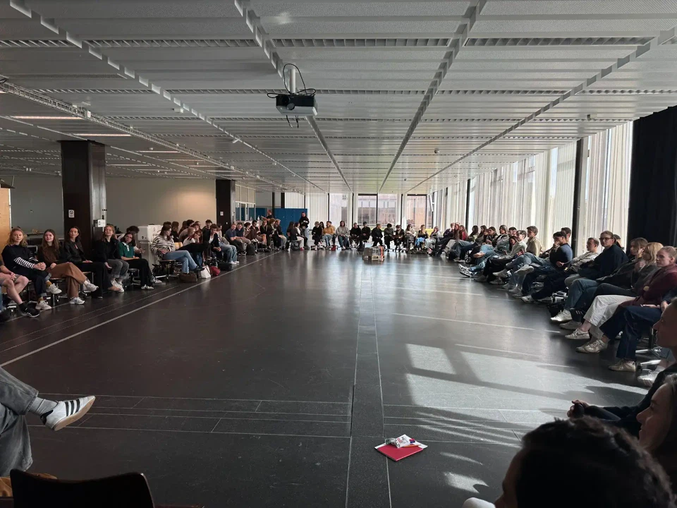 Ready-Unmade HIL, Kick-off, Empty Studio