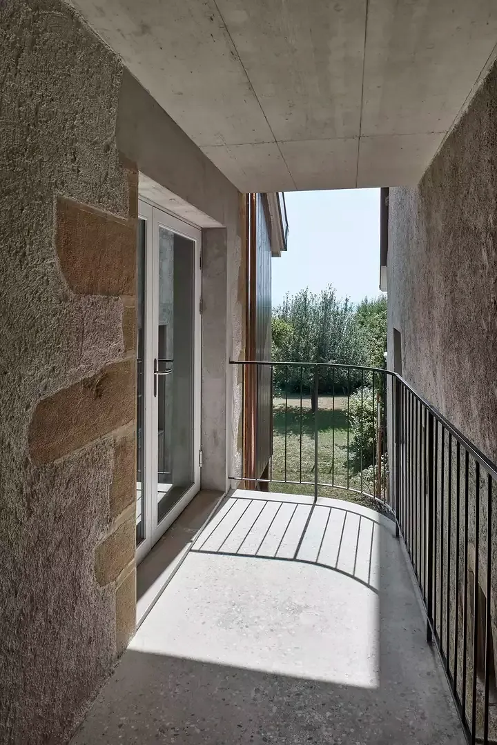 Passerelle d'accès appartement 2ème