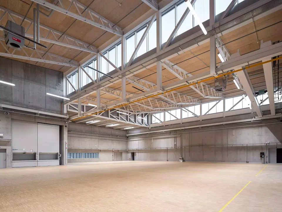Halle 3 - zone d'entretien des hélicoptères