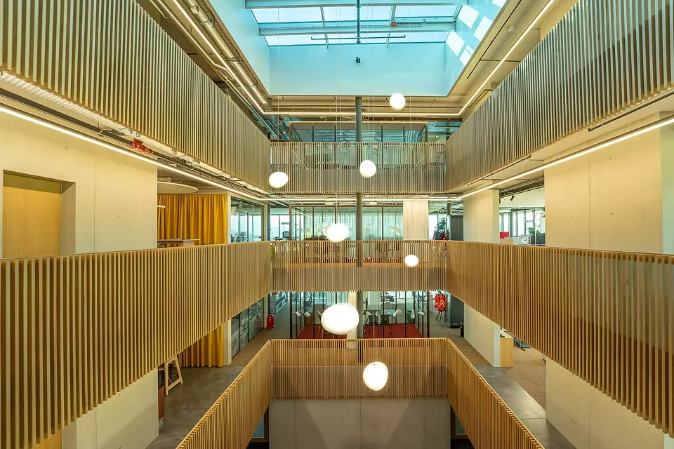 Atrium de l'immeuble de bureaux