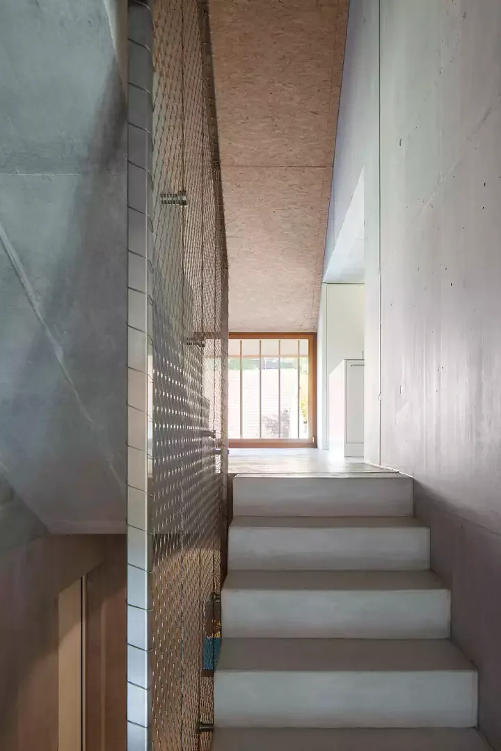 Treppenhaus Wohnung Typ B