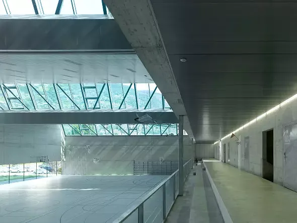 tribunes