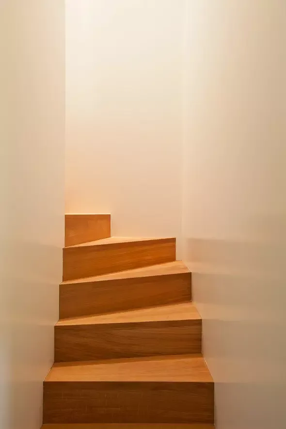 2-Zi-Whg Interne Treppe © ROT
