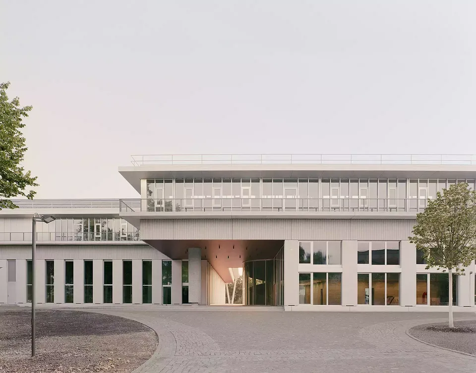 Zirkusplatz und Schule